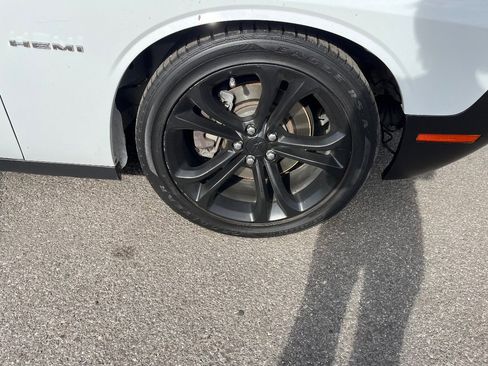 Used 2020 Dodge Challenger R/T image 17