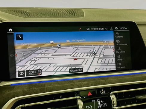 Used 2022 BMW X7 xDrive40i w/ Premium Package AWD/4WD image 14