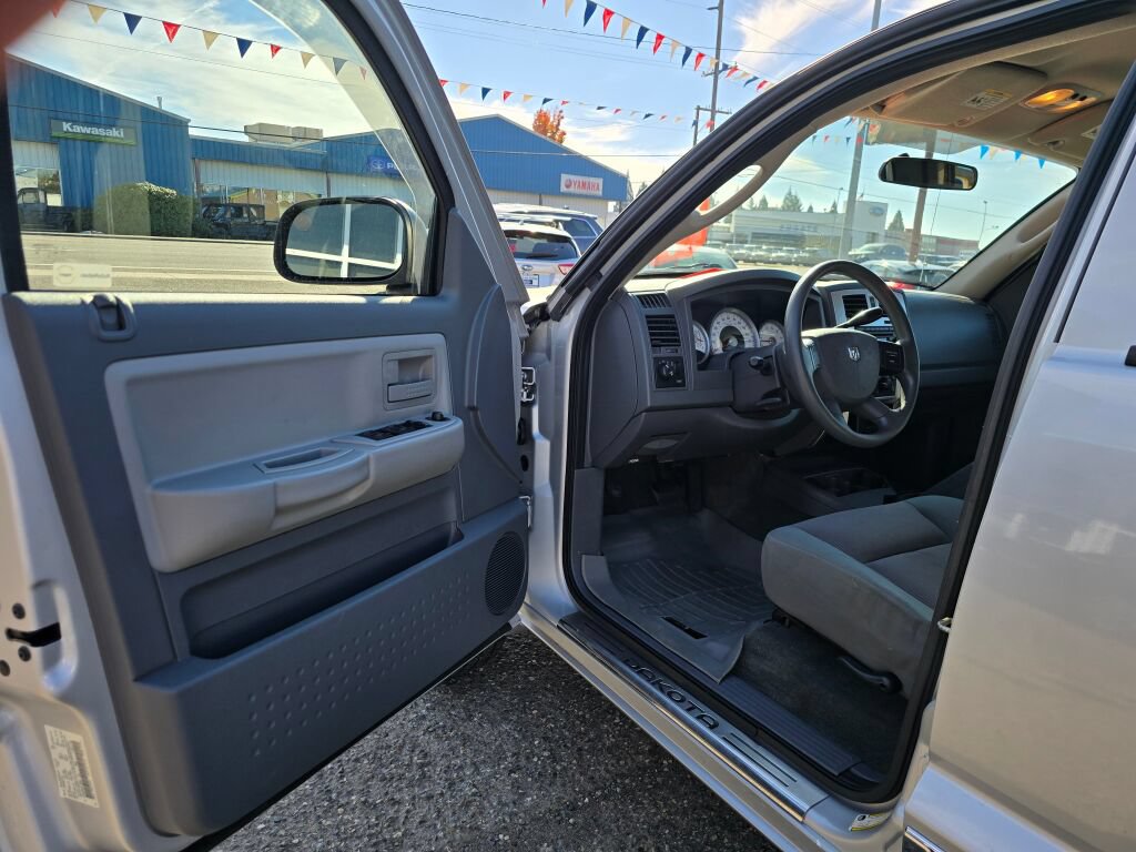 Used 2005 Dodge Dakota SLT w/ Trailer Tow Group AWD/4WD image 17