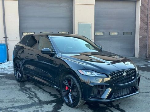 Used 2023 Jaguar F-PACE SVR image 3