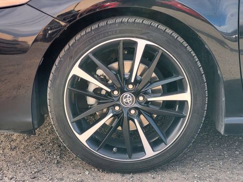 Used 2019 Toyota Camry XSE image 10