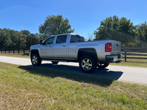 Used 2015 GMC Sierra 2500 Denali w/ Duramax Plus Package image 7
