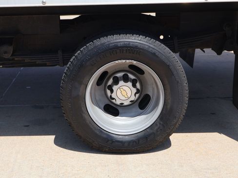 Used 2020 Chevrolet Express 3500 w/ Power Convenience Package RWD image 3