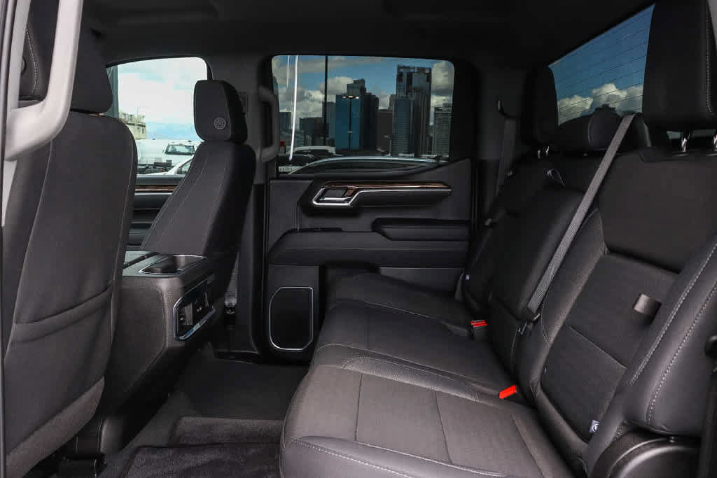 Used 2025 GMC Sierra 1500 Elevation w/ LPO, Elevation Black Package RWD image 18