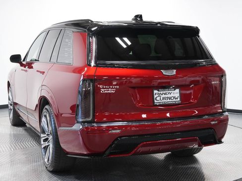 Used 2026 Cadillac Vistiq Platinum w/ LPO, Floor Liner Package AWD/4WD image 8