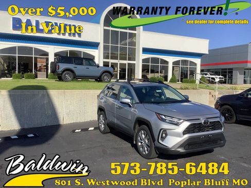 Used 2022 Toyota RAV4 XLE Premium image 1