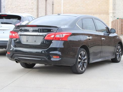 Used 2019 Nissan Sentra SR image 3