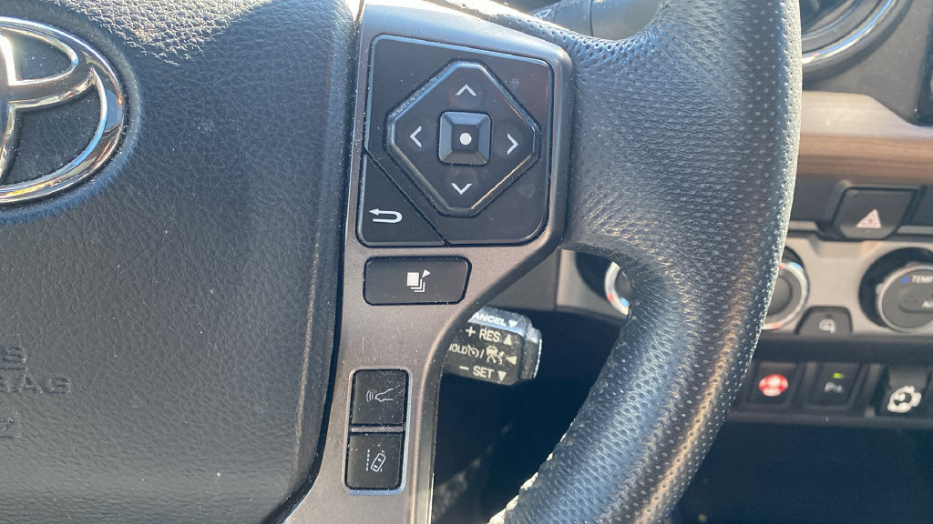 Used 2020 Toyota Tacoma TRD Off-Road w/ TRD Premium Off Road Package AWD/4WD image 22