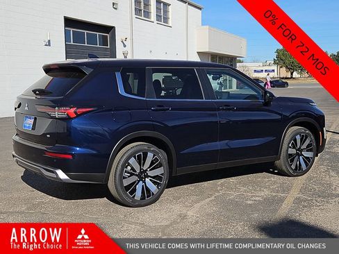 New 2026 Mitsubishi Outlander SE image 14