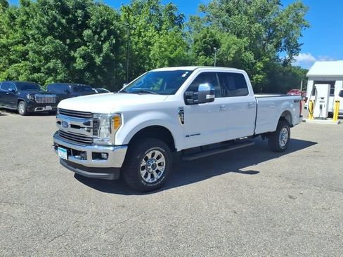 Used 2017 Ford F350 XLT w/ XLT Premium Package AWD/4WD image 8