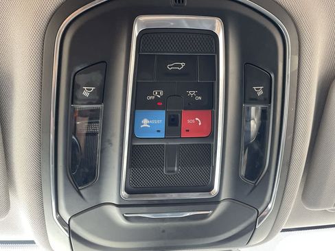 Used 2021 Jeep Grand Cherokee L Limited AWD/4WD image 32