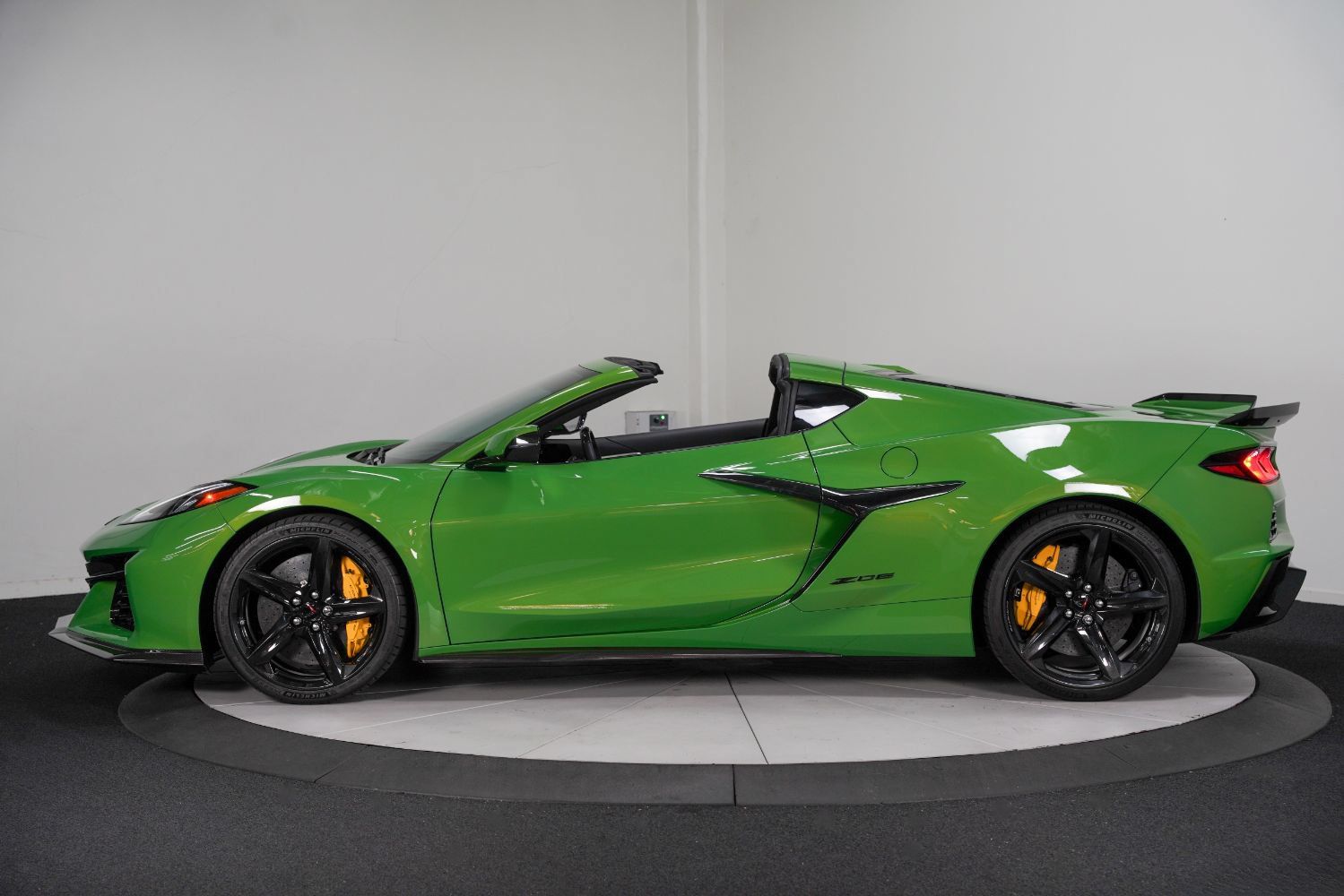 Used 2026 Chevrolet Corvette Z06 RWD image 18