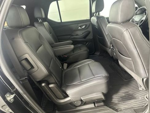Used 2022 Chevrolet Traverse LT w/ Midnight/Sport Edition AWD/4WD image 25
