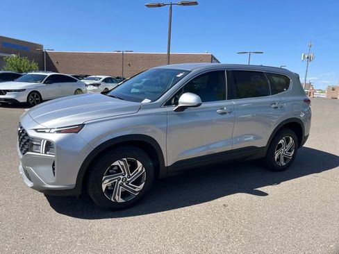 Used 2023 Hyundai Santa Fe SE image 1