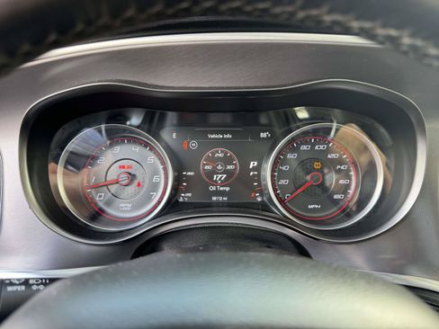 Used 2019 Dodge Charger Scat Pack w/ Dynamics Package RWD image 21