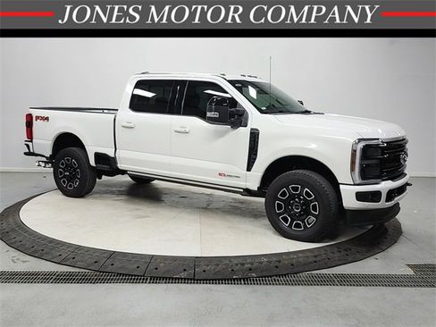 Used 2025 Ford F250 Platinum image 1