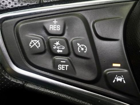 Used 2021 Chevrolet Equinox LT w/ LPO, Floor Liner Package image 26