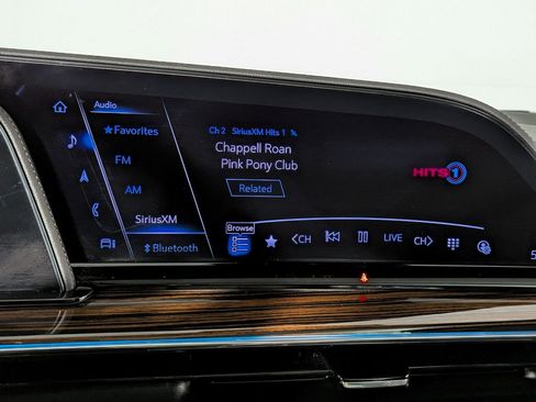 Used 2022 Cadillac Escalade Premium Luxury image 32