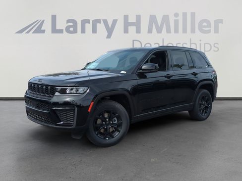 New 2026 Jeep Grand Cherokee Altitude AWD/4WD image 1