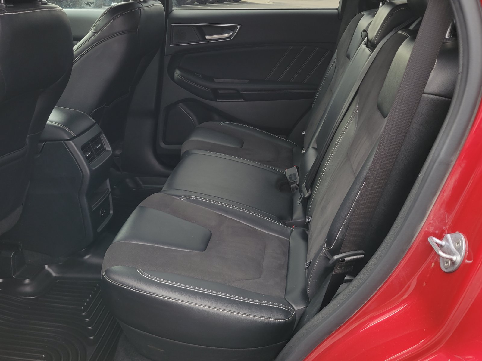 Used 2022 Ford Edge ST AWD/4WD image 11