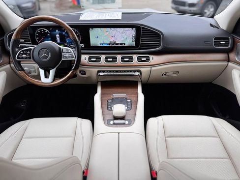Used 2022 Mercedes-Benz GLS 450 4MATIC image 12
