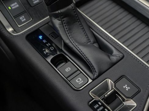 Used 2024 Lexus GX 550 w/ Accessory Package (Z1) AWD/4WD image 33