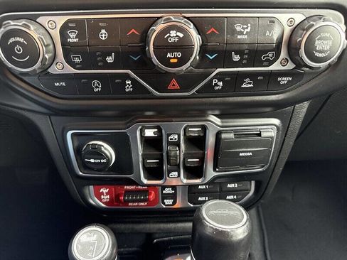 Used 2020 Jeep Gladiator Rubicon AWD/4WD image 32