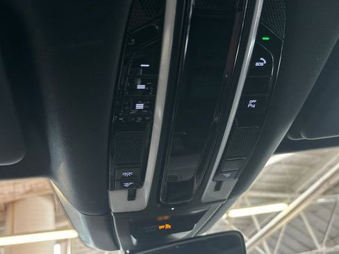 Used 2019 Porsche Cayenne image 38