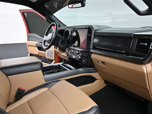 Used 2024 Ford F250 Lariat w/ Chrome Package image 24