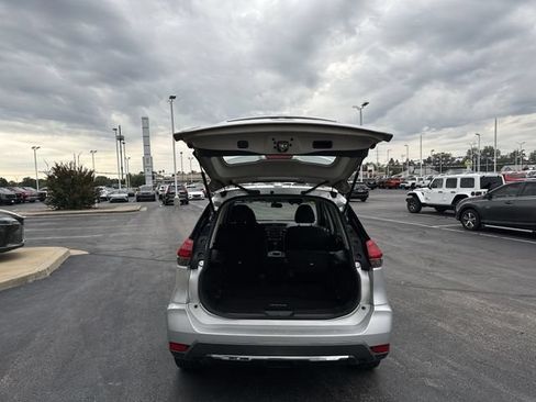 Used 2017 Nissan Rogue S FWD image 19