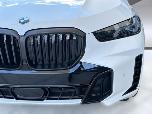 New 2026 BMW X5 xDrive40i w/ M Sport Package AWD/4WD image 11