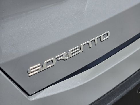 Certified 2025 Kia Sorento S FWD image 16