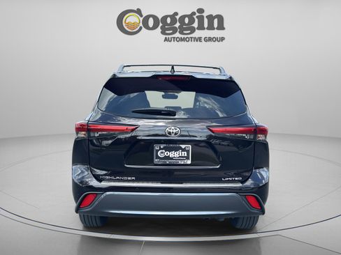 Used 2022 Toyota Highlander Limited image 6