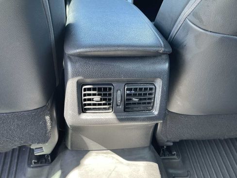 Used 2019 Toyota Camry XLE FWD image 22