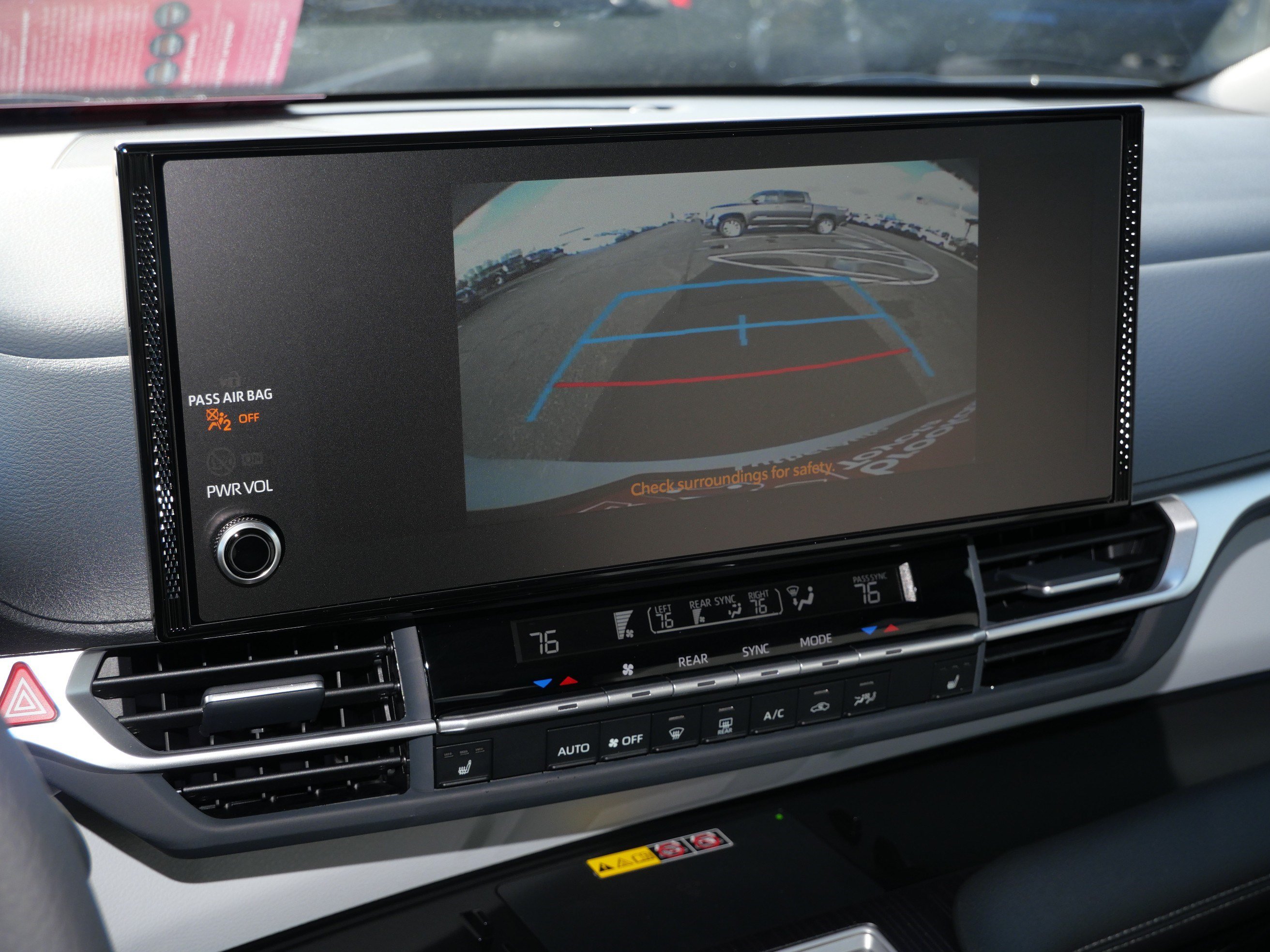 Certified 2026 Toyota Sienna XLE FWD image 30