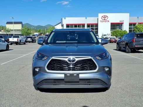 Used 2023 Toyota Highlander XLE FWD image 10