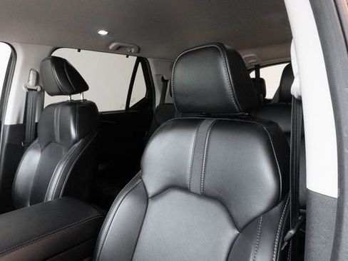 Used 2025 Honda Pilot EX-L image 17
