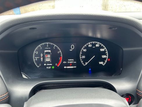Used 2025 Honda HR-V Sport image 17