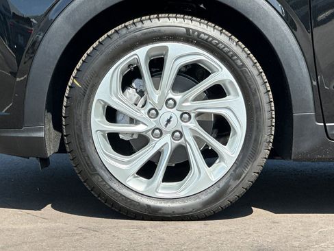 New 2027 Chevrolet Bolt LT w/ Comfort Package image 24