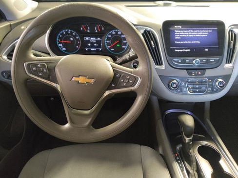 Used 2021 Chevrolet Malibu LT FWD image 22