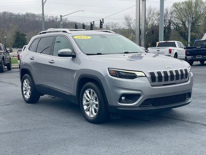 Used 2019 Jeep Cherokee Latitude w/ Cold Weather Group
