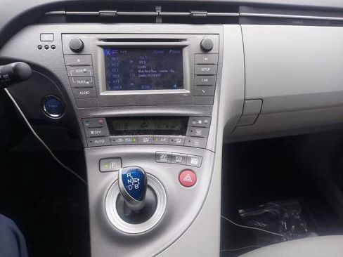 Used 2013 Toyota Prius Two image 7