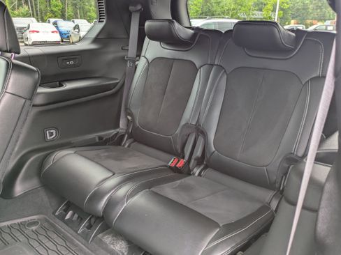 Used 2024 Jeep Grand Cherokee L Laredo RWD image 15