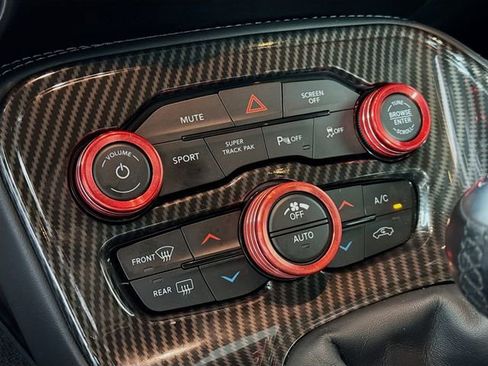 Used 2022 Dodge Challenger R/T w/ Plus Package image 15