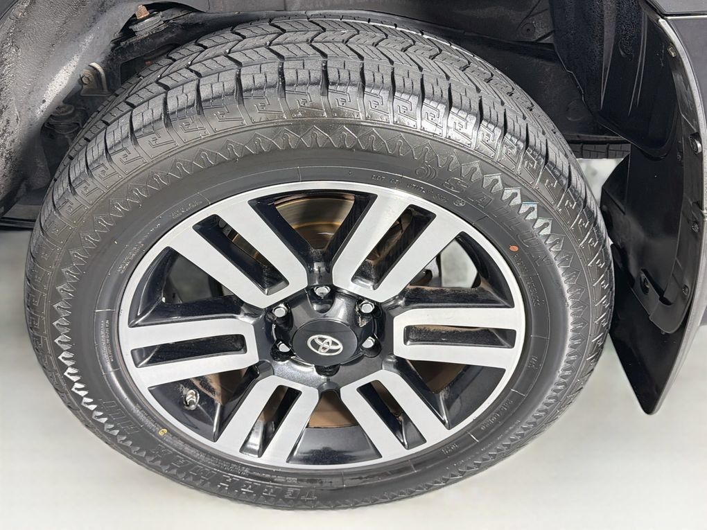 Used 2016 Toyota 4Runner Limited AWD/4WD image 30