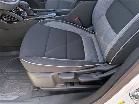 New 2026 Chevrolet TrailBlazer LT w/ Midnight Edition FWD image 4