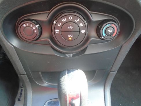 Used 2013 Ford Fiesta SE w/ Super Fuel Economy Pkg image 11