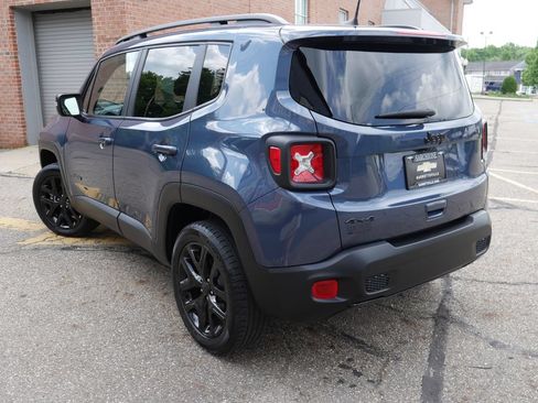 Used 2022 Jeep Renegade Altitude w/ Convenience Group AWD/4WD image 5