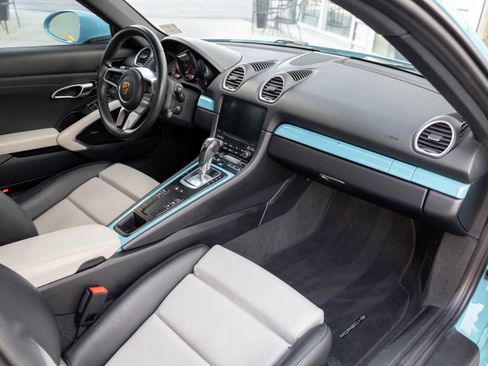 Used 2020 Porsche 718 Cayman image 23