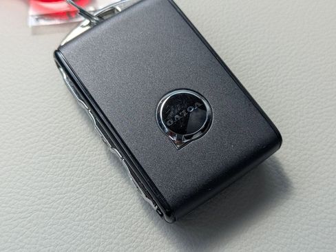 New 2026 Volvo XC40 B4 Plus w/ Climate Package image 31